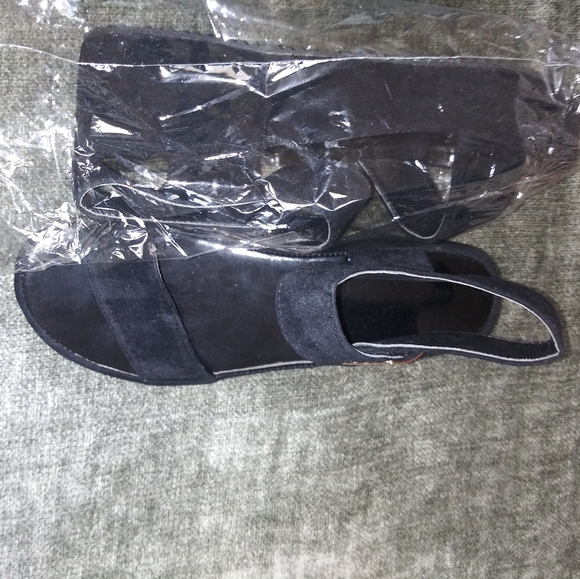 Black velvet Platforms - Picture 4 of 4